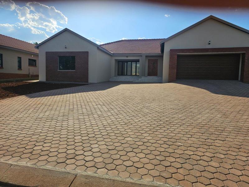 4 Bedroom Property for Sale in Buffelspoort North West